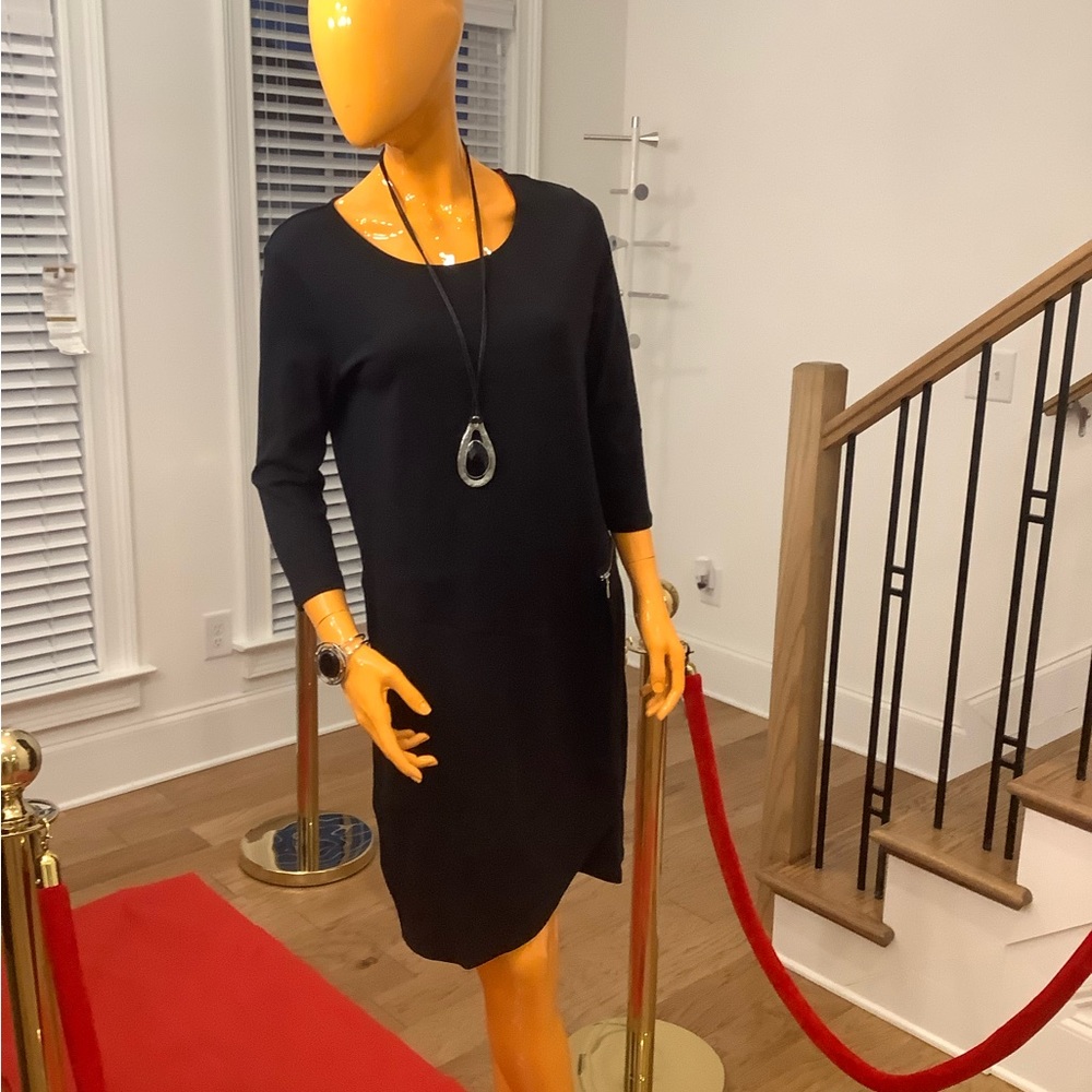 Dress - Picture 4 of 4
